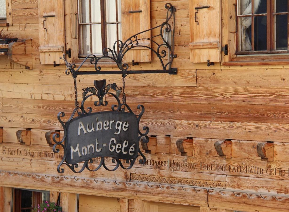 Auberge Le Mont-Gele Iserables Exterior foto
